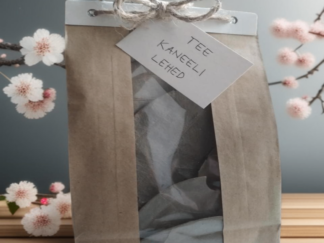 Cinnamon dried leaves tea